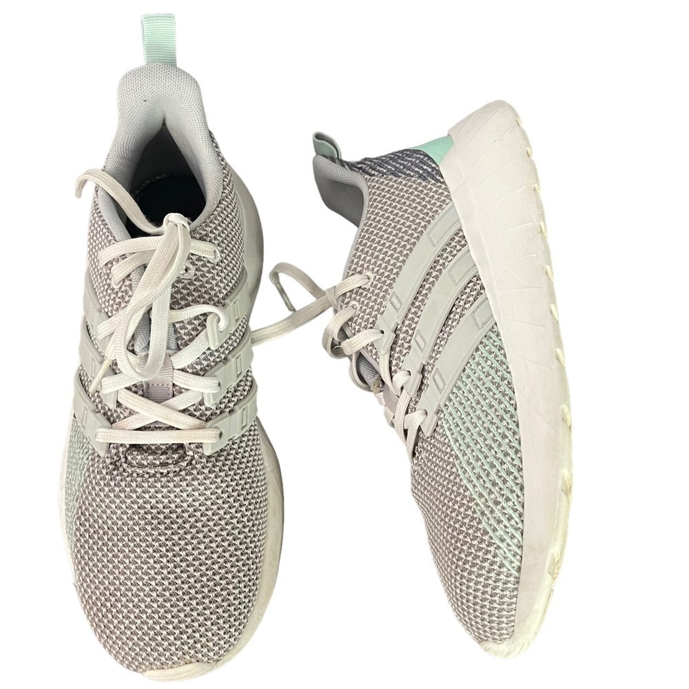 ADIDAS Unisex-Kid's Questar Flow Running Shoe White/aero Blue/Grey Big Kid 6.5